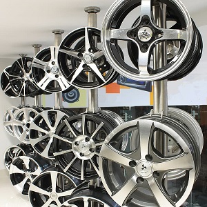 Custom alloy and chrome wheels available at Moultrie Tire Pros